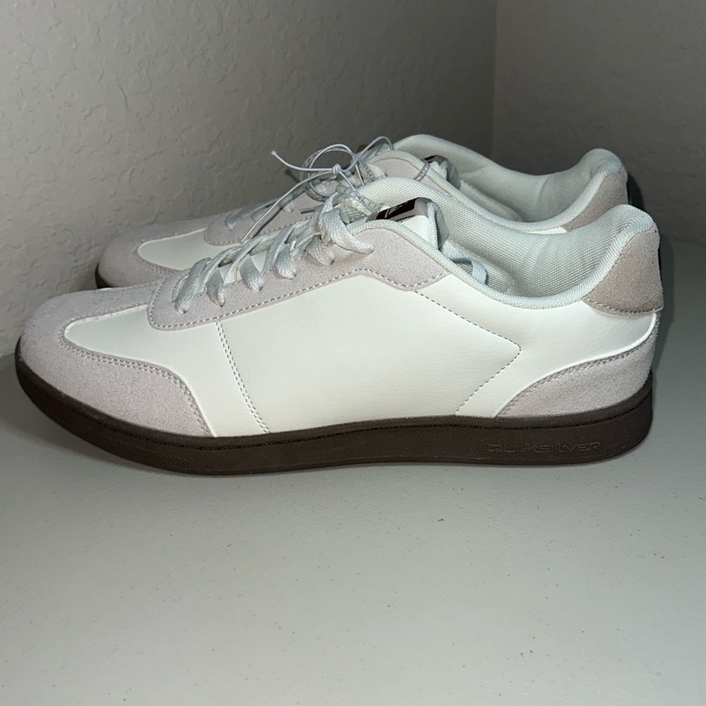 QUIKSILVER CRESTLINE NEW, size 13, very comfy, last one! CQ10116M